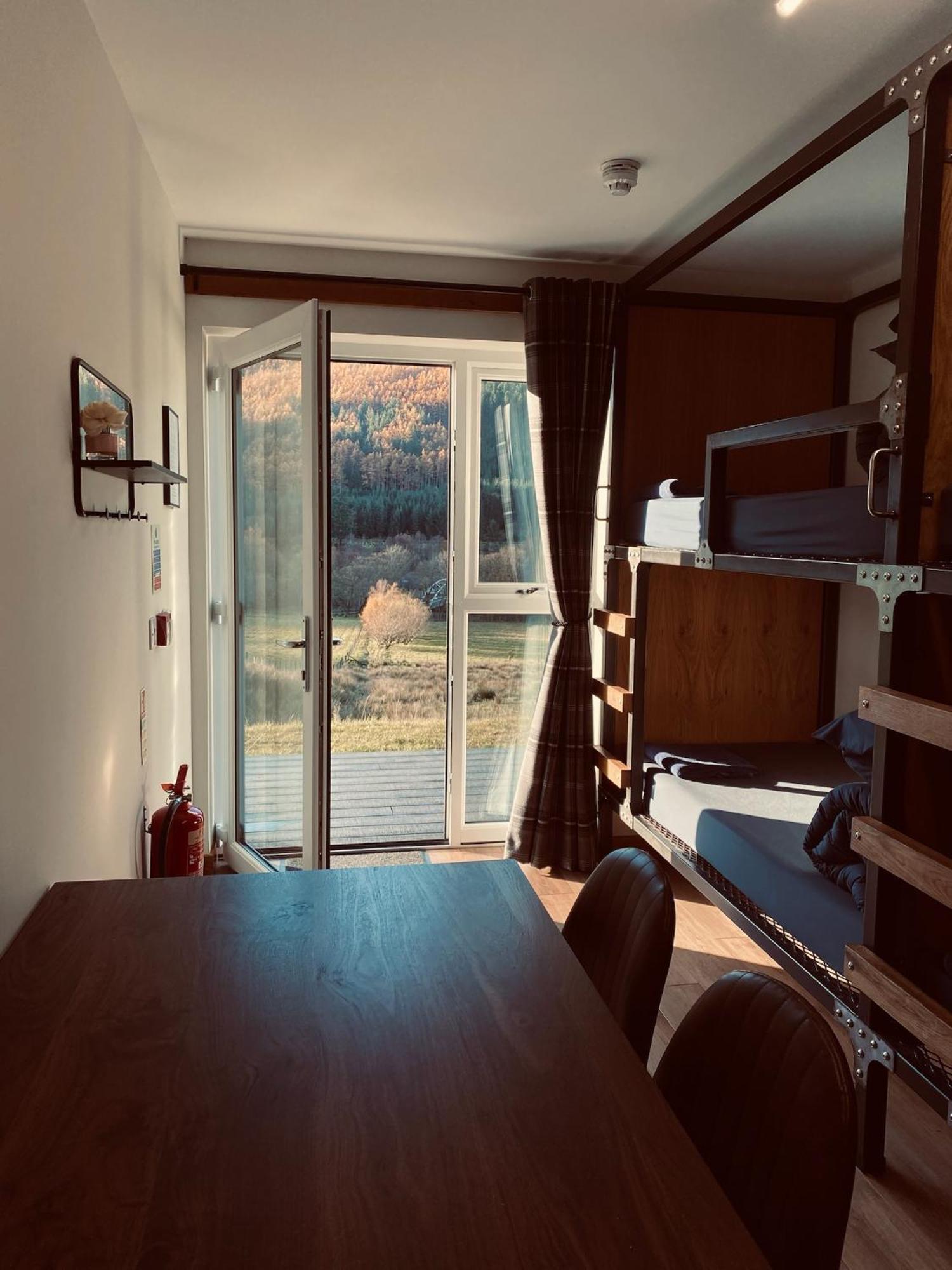 Ben Nevis Inn Rooms Fort William Bagian luar foto