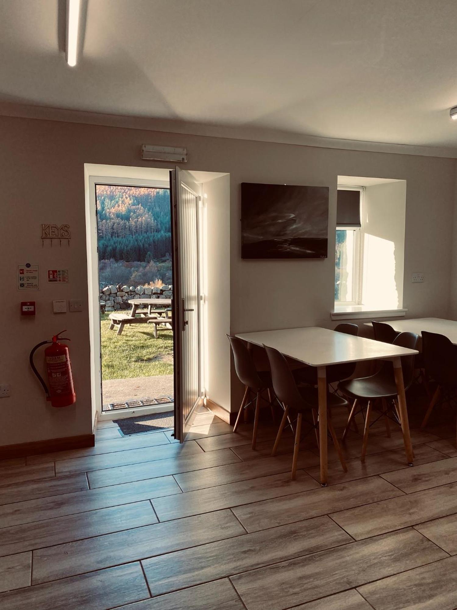 Ben Nevis Inn Rooms Fort William Bagian luar foto