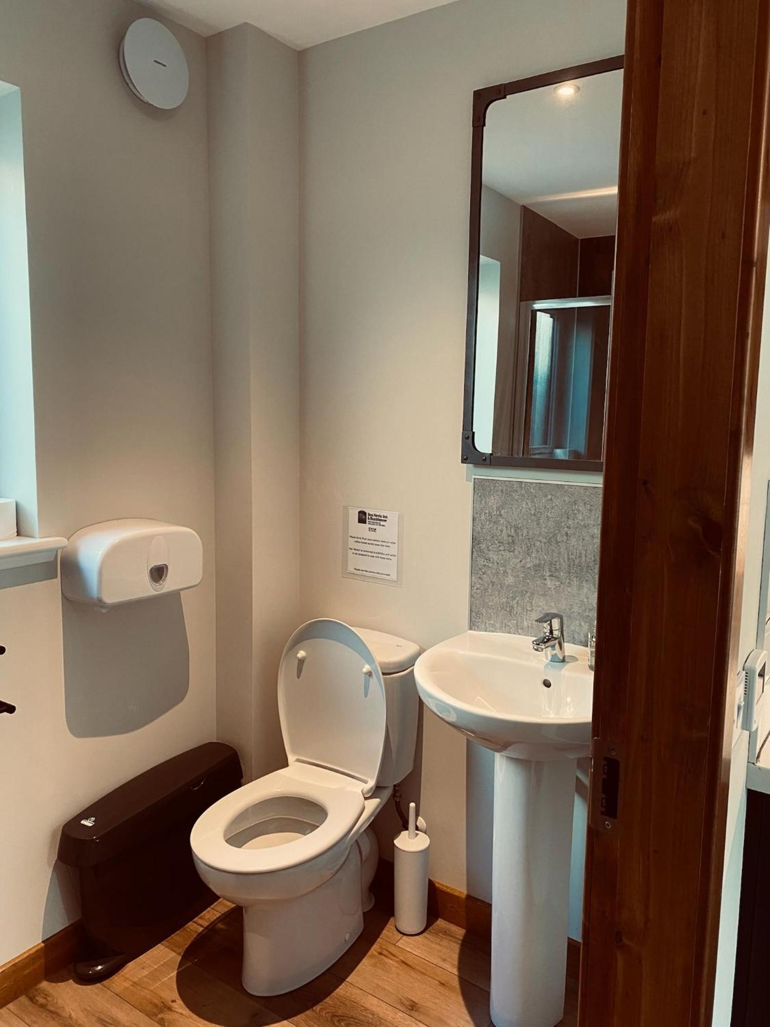 Ben Nevis Inn Rooms Fort William Bagian luar foto
